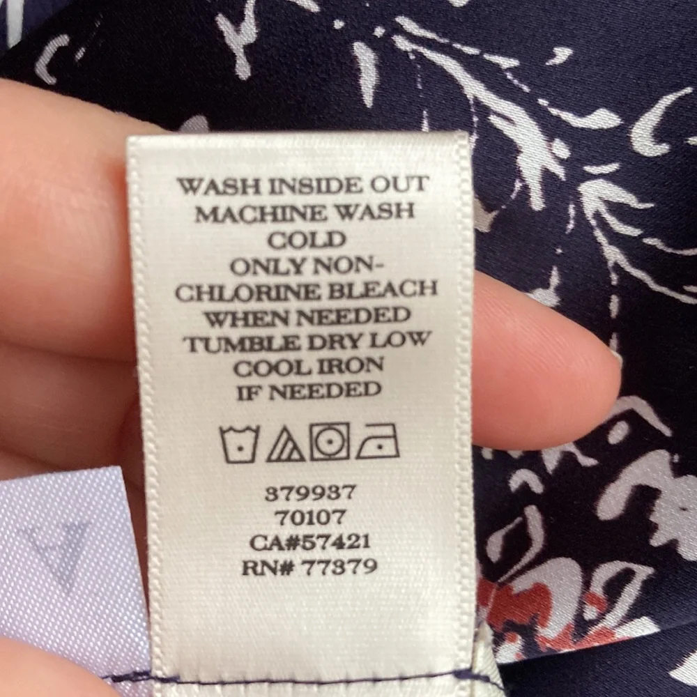 Ann Taylor Blouse Size M - Picture 8 of 9